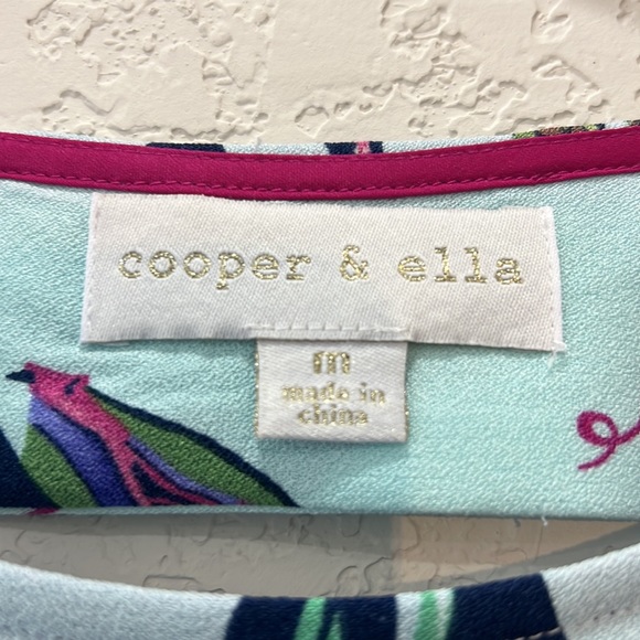 Womens size medium Cooper & Ella shirt sleeve top - Picture 3 of 6